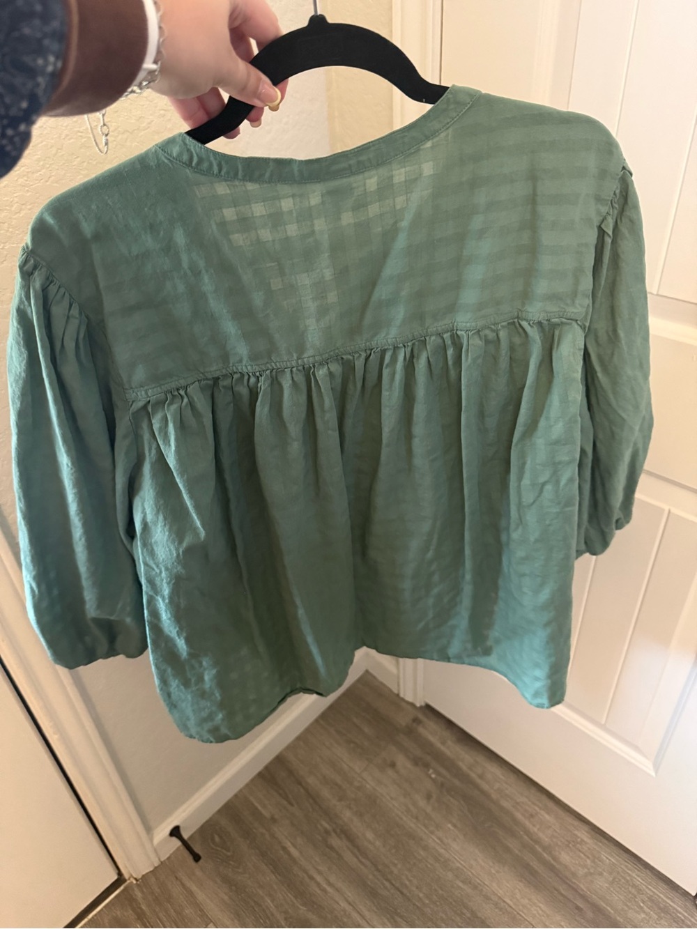 Old Navy Sage Green Button-Front Peasant Blouse - Picture 5 of 5
